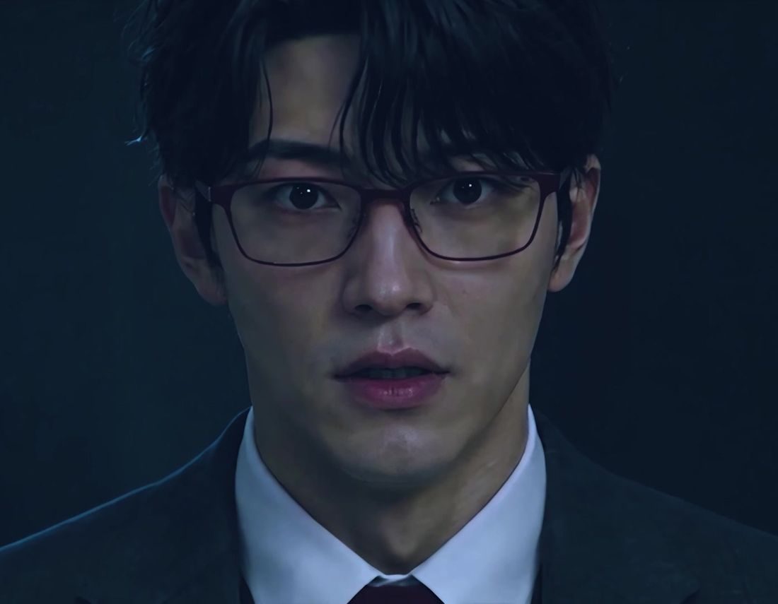 트레일러 00:32, 놀란 표정의 송시민